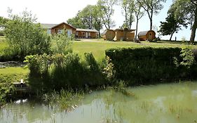 Peenehof Köppen - Ferienwohnungen&Schlaffässer